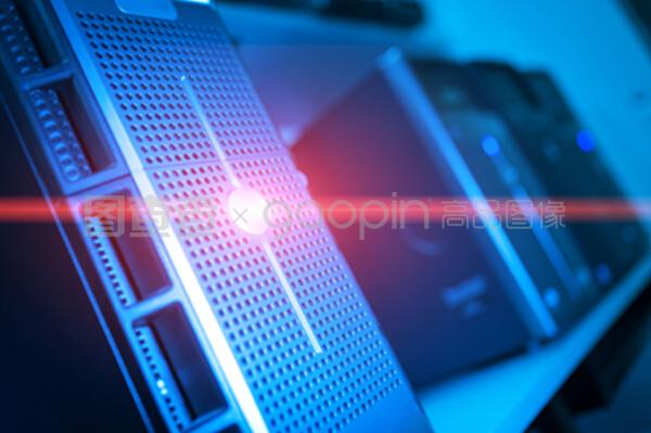 網絡服務器與云計算裝備技術服務 數字化轉型的雙翼